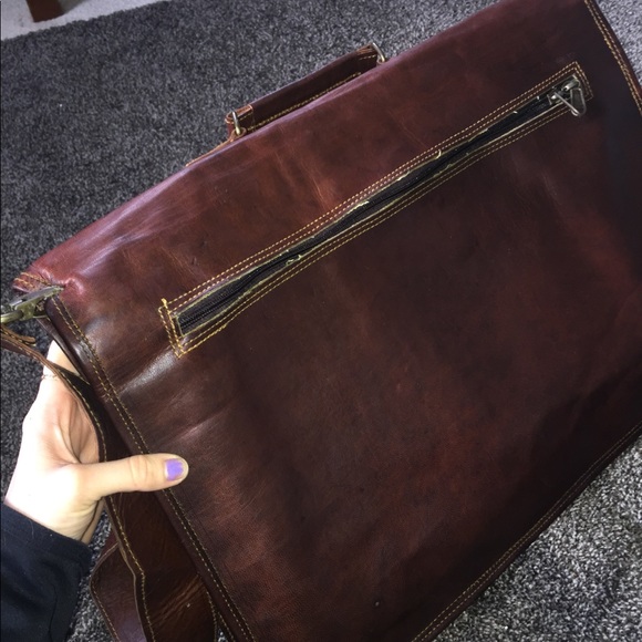 Never used authentic leather bag! Ship day of/next - Picture 7 of 8